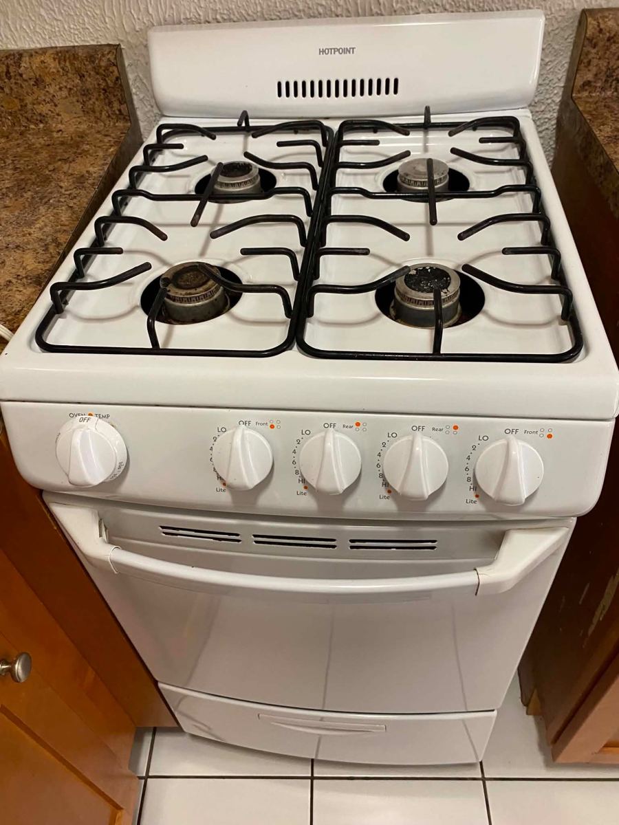 The same stovetop wiped clean and white